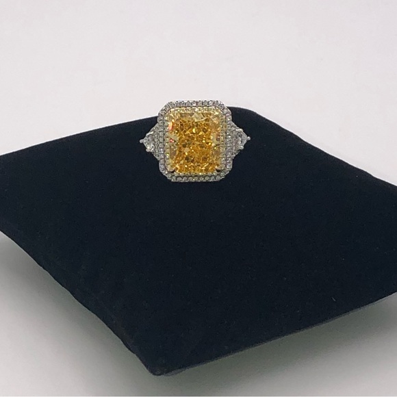 8ct Fancy Canary Ring - Picture 9 of 12